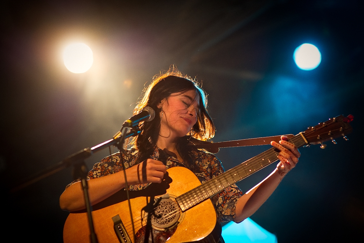 Erica Mou auteur compositeur interprete