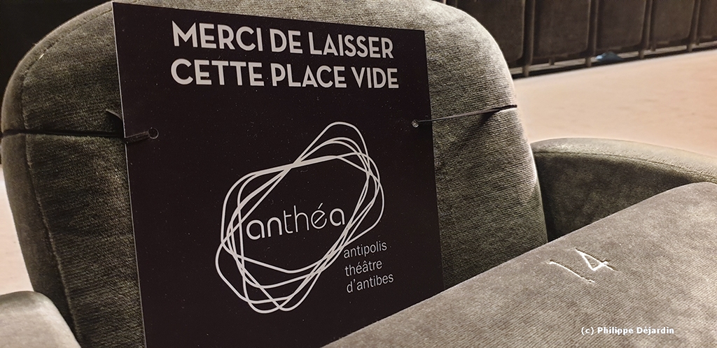 pancarte distanciation Anthéa Antibes