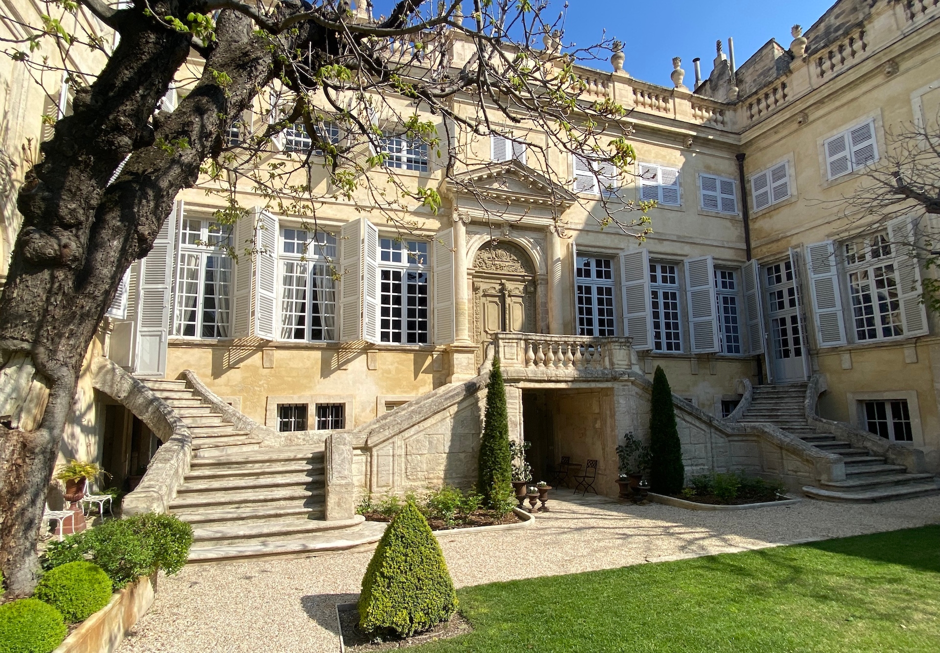 Hotel Galeans des issarts Avignon facade