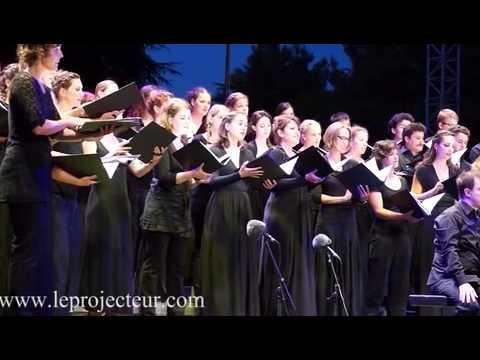 les-jeunes-chantent-brahms-choralies-de-vaison-la-romaine-2013