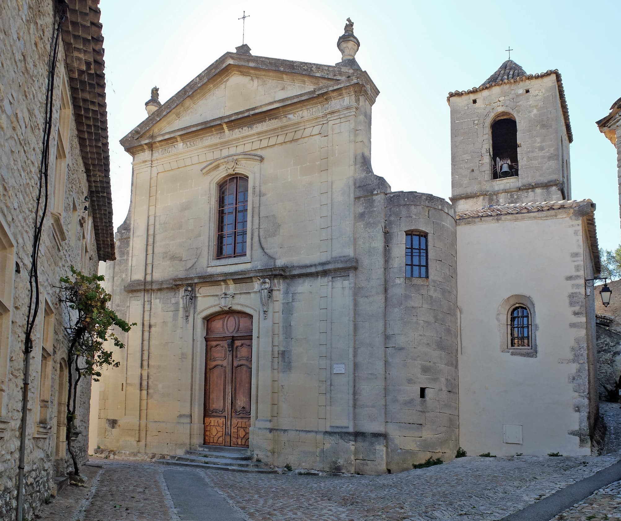 Cathedrale Haute Ville vaison la romaine facade_AA