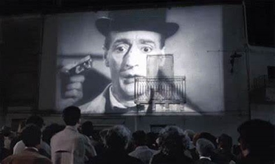 projection en plein air sur drap blanc