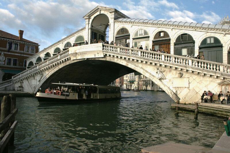 pont du rialto patrimoine venise italie