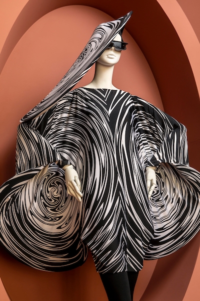 Notre Ami Pierre Cardin Exposition Lacoste Luberon