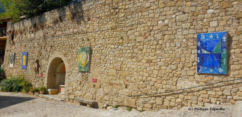 cadrans solaires mur chateau Coaraze