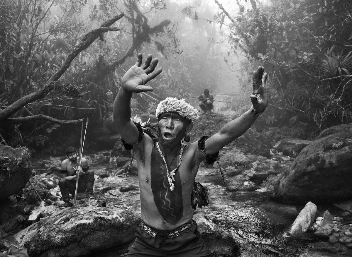 Chaman Yanomami en rituel avant la montée vers le Pico da Neblina, État d’Amazonas, Brésil, 2014