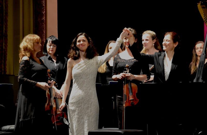 Edna Stern pianiste - Debora Waldman chef d'orchestre - musiciens orchestre avignon