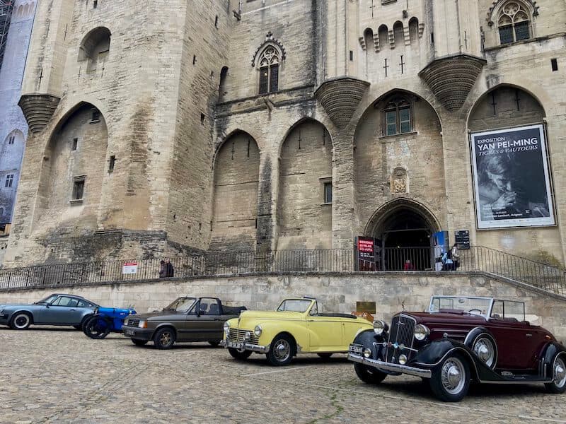 vehicules de collection palais des papes avignon
