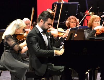 ean-Paul Gasparian pianiste concert symphonique 2022 opera avignon
