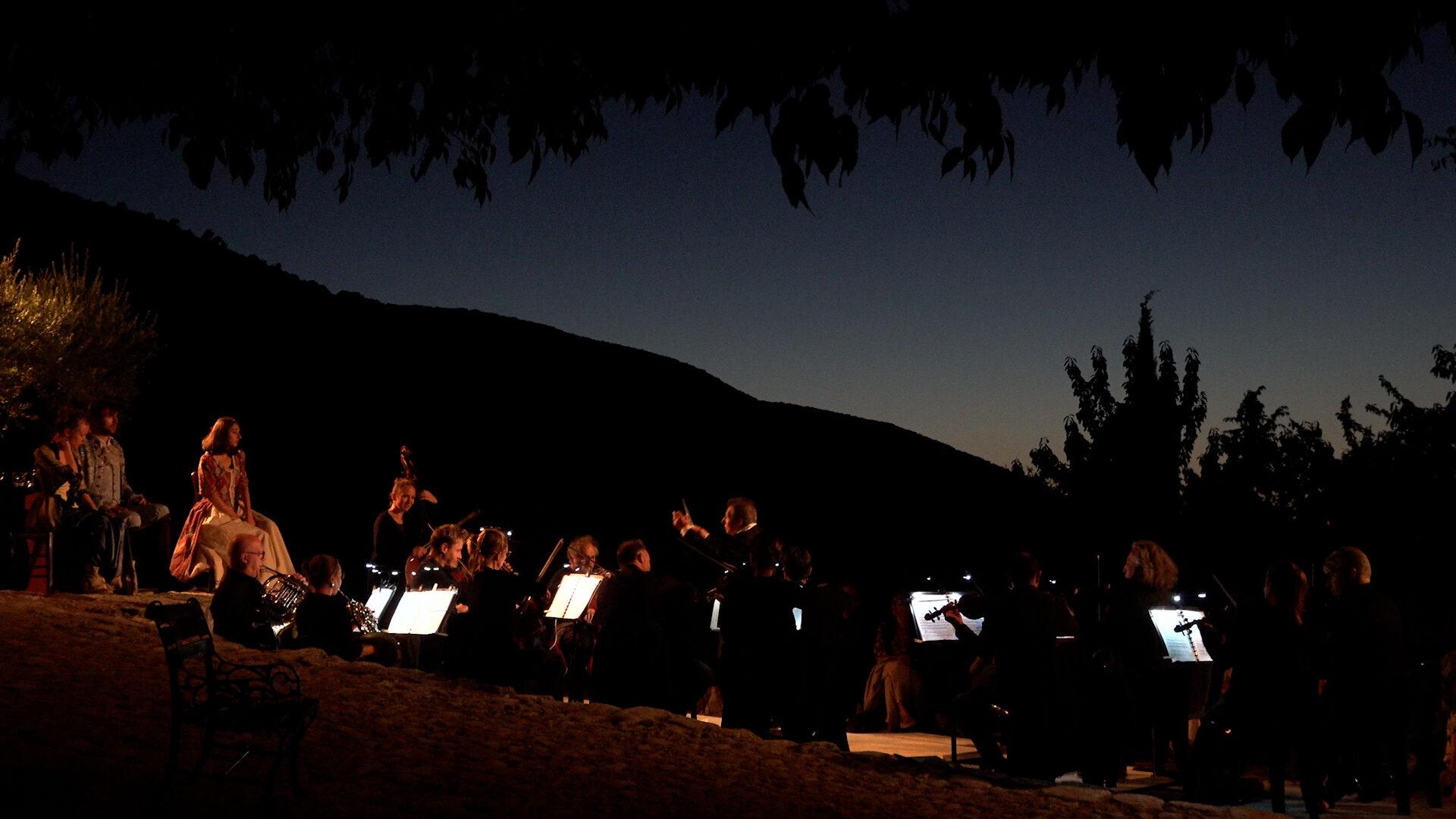 Film Cosi Fan Tutte - Concerts au coucher de soleil - Oppede le vieux