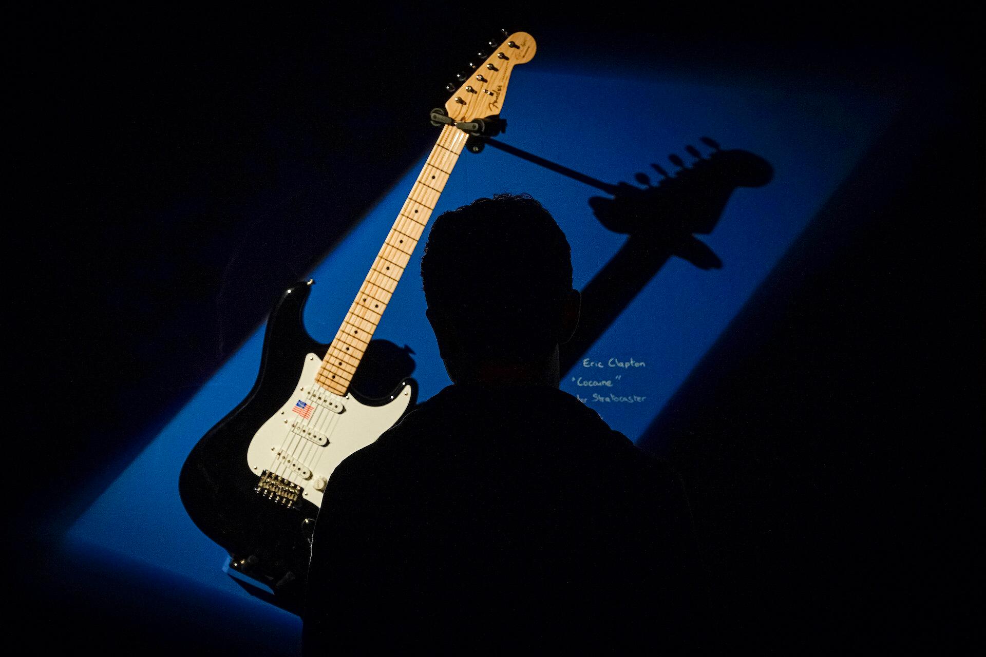 Monaco on stage La guitare d Eric Clapton...