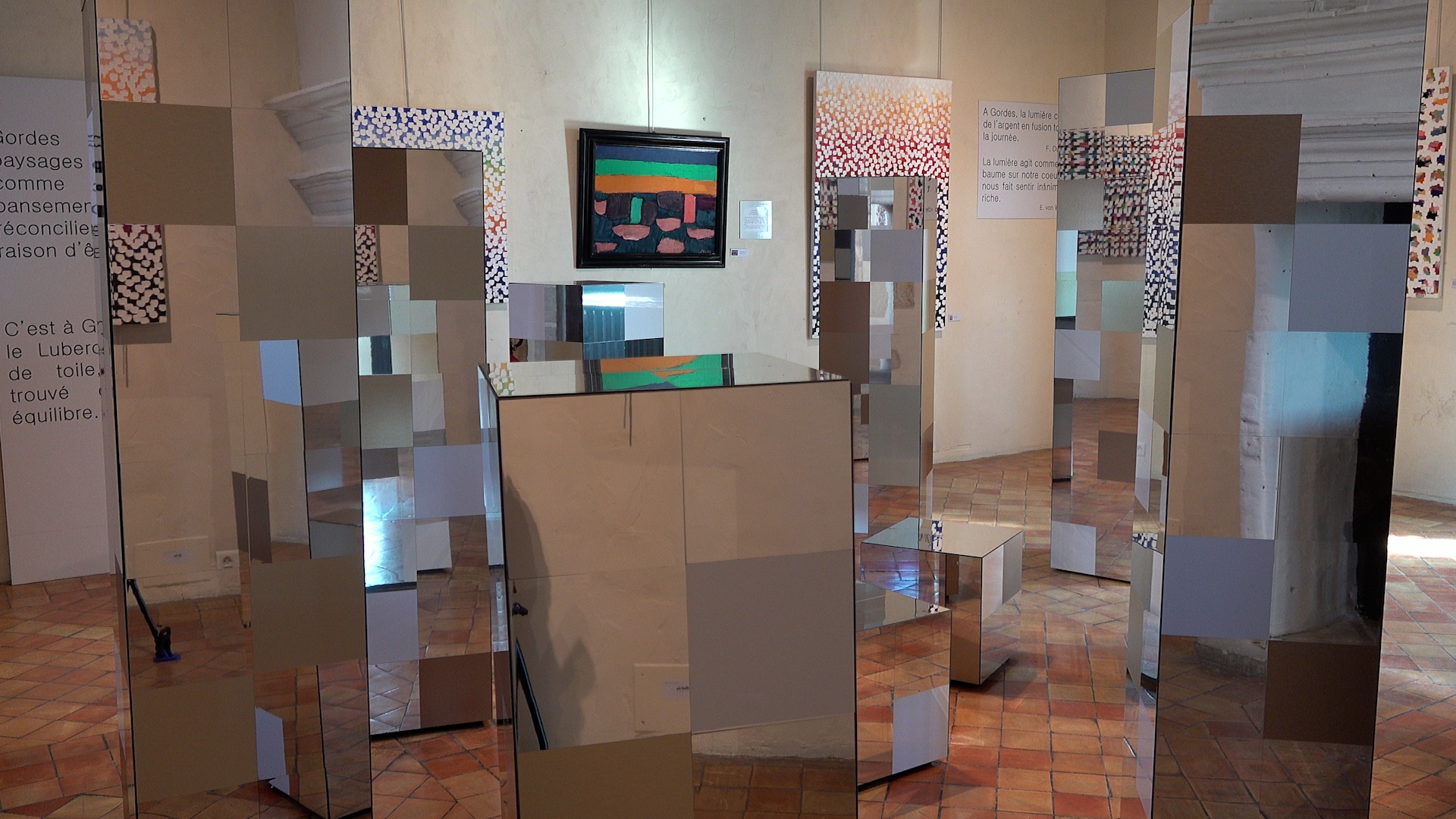 Lumieres paralleles exposition 2024 chateau de Gordes Elisabeth von wrede