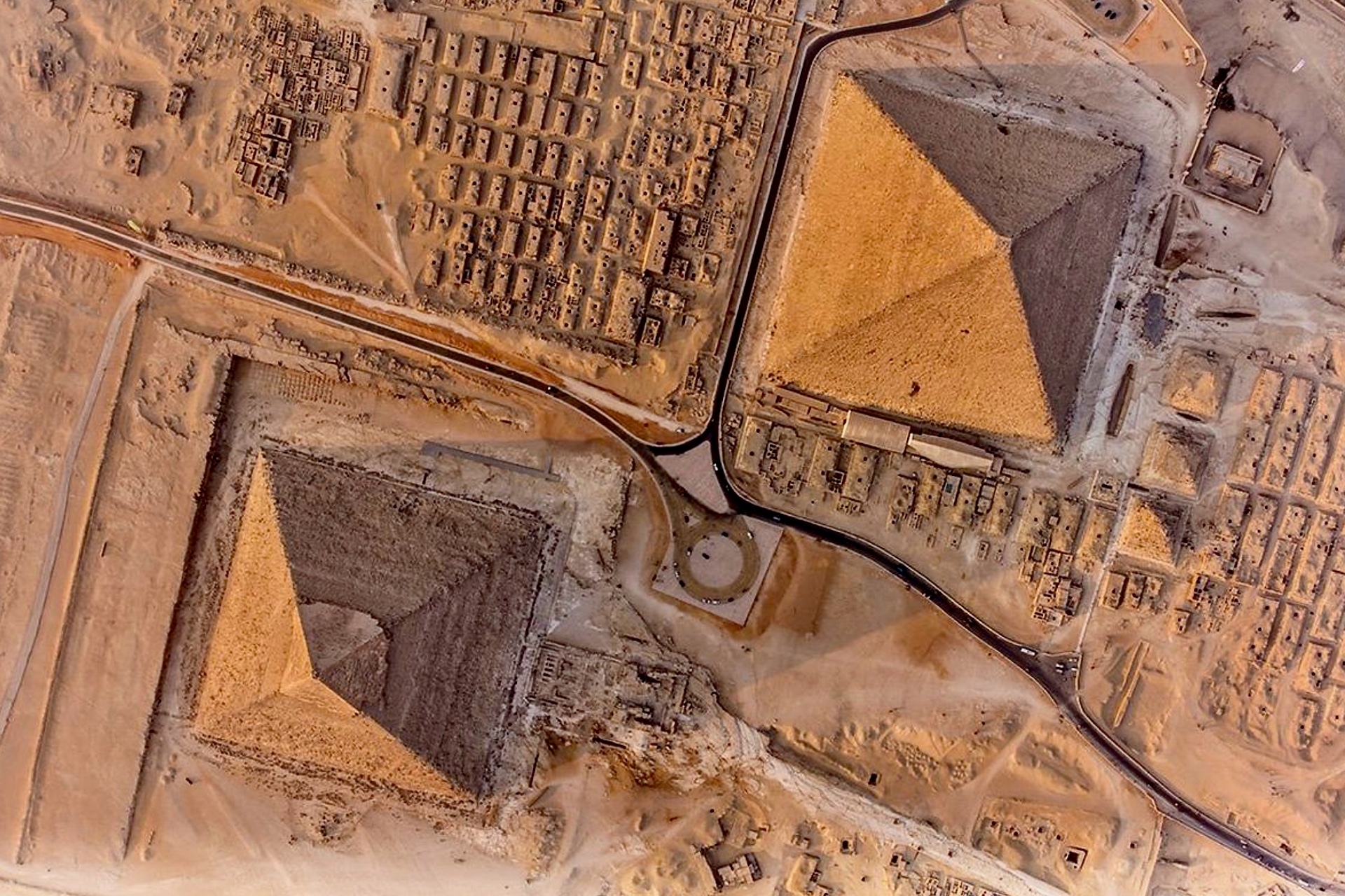 Visa pour l'image Perpignan, prix festival photo journalisme 2025 - Les pyramides de Gizeh Egypte George Steinmetz
