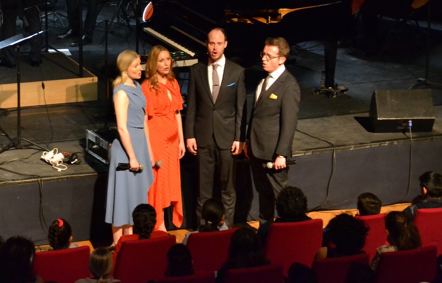 Light in the darkness - L'Ensemble Vocal Apollo 5