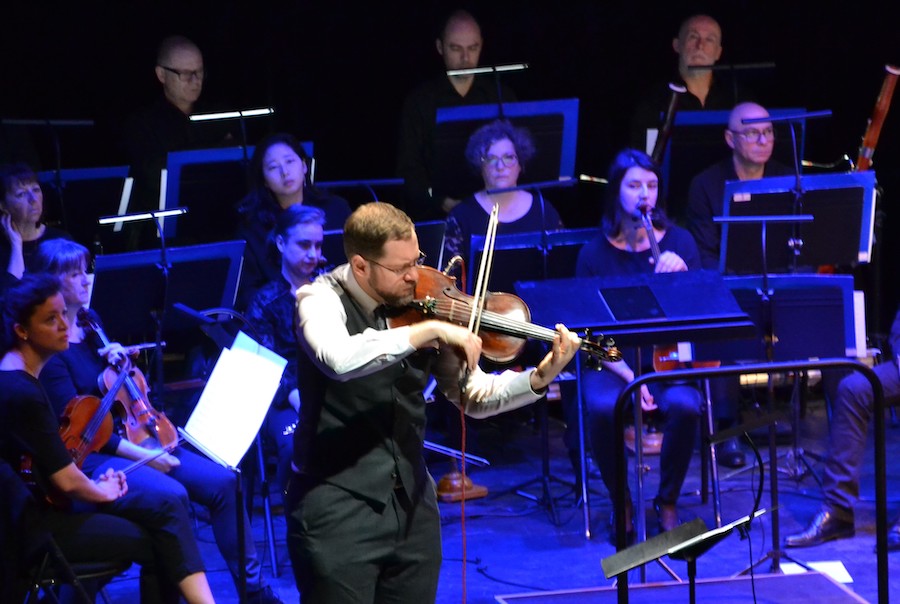 Light in the darkness - Neil Valentine, altiste compositeur