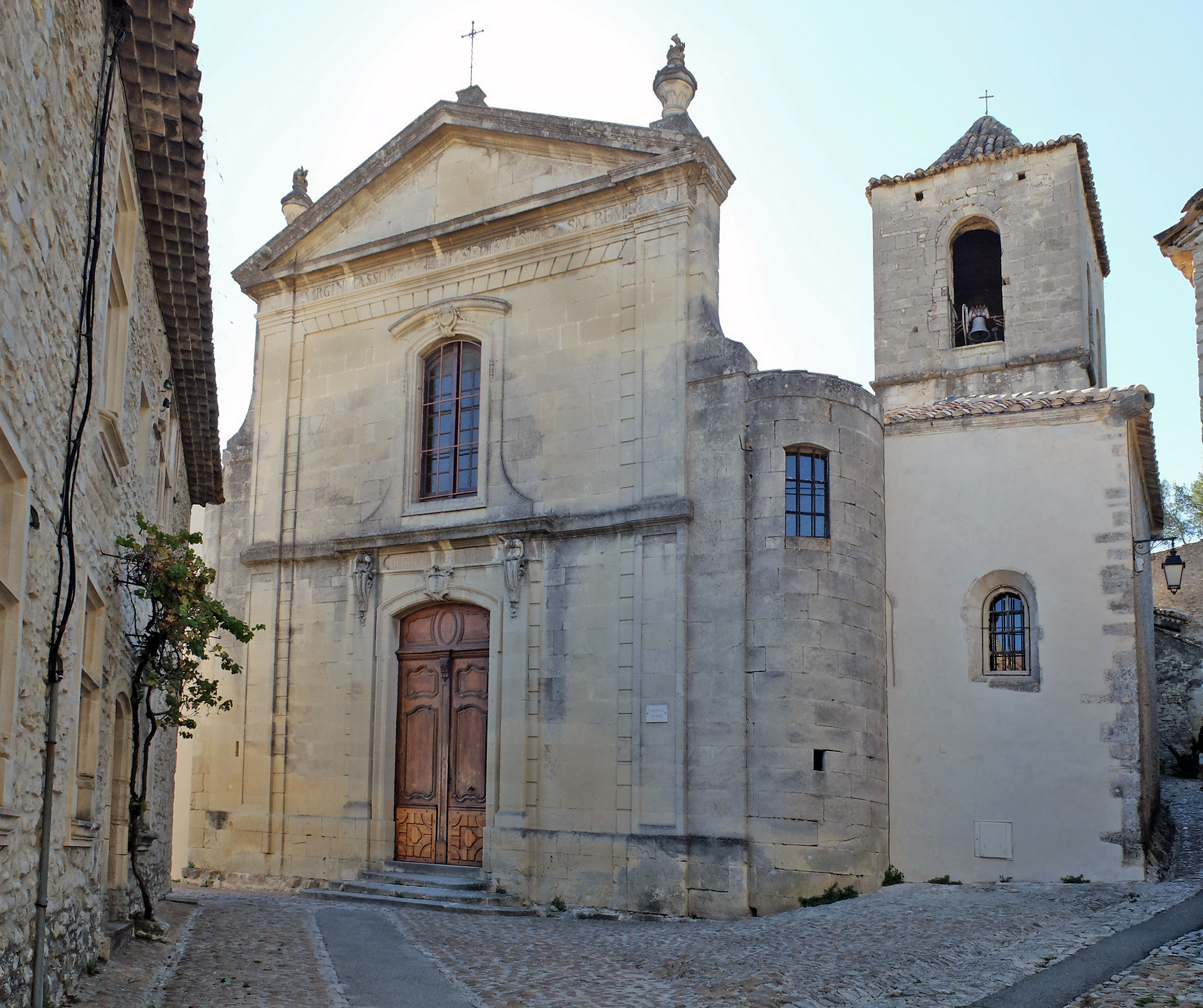 Cathedrale Haute Ville vaison la romaine facade_AA