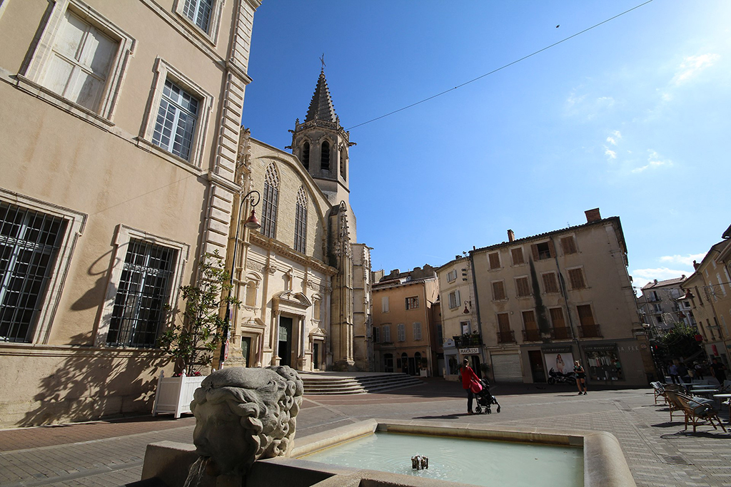 cathedrale-saint-siffrein-de-carpentras