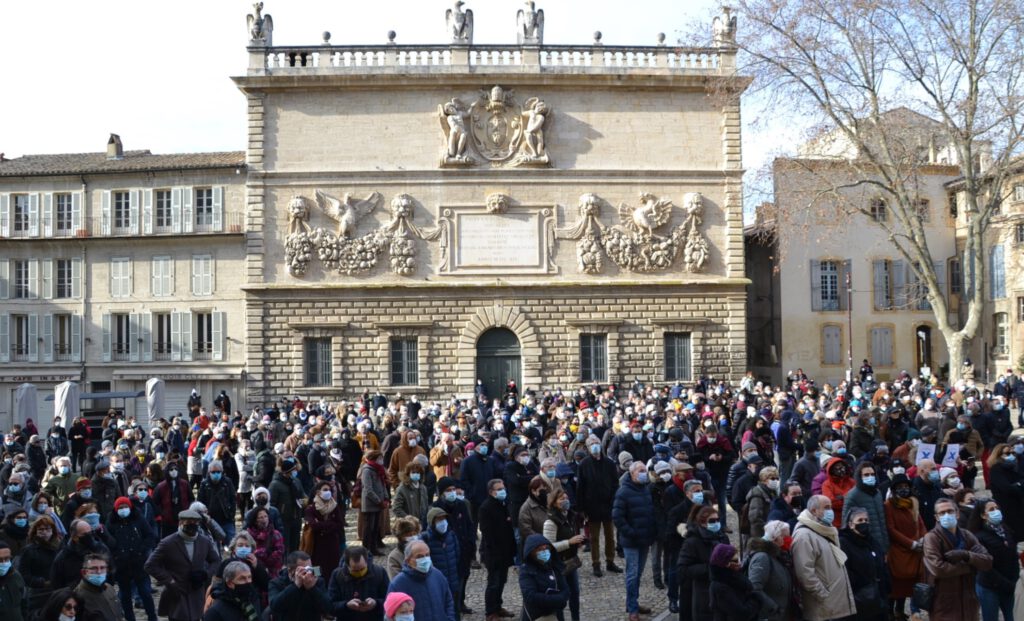 Manifeste culture en resistance avignon place palais des papes