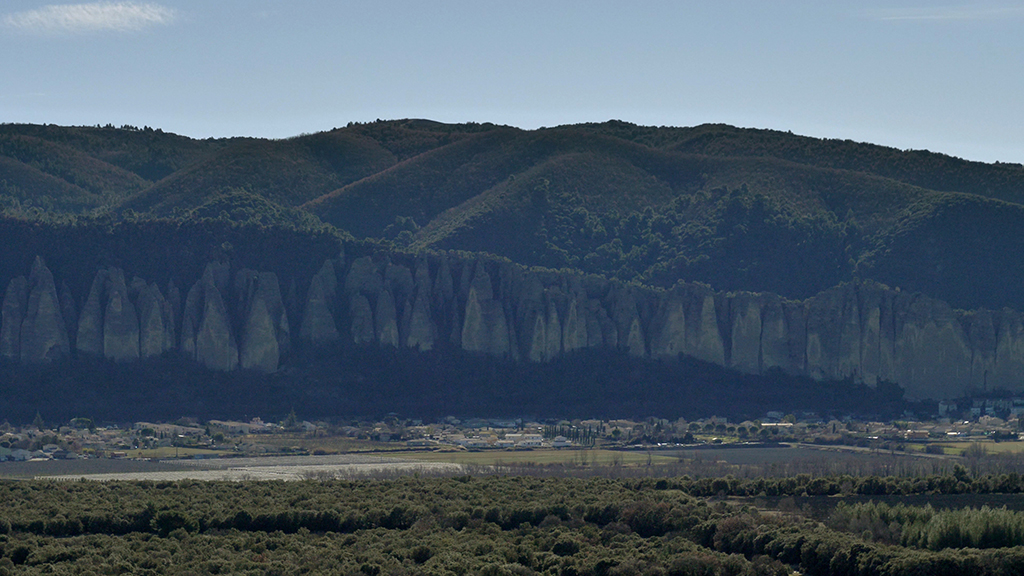 pénitents des mées depuis montfort