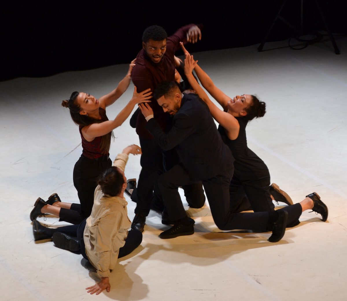 Dans l engrenage - Compagnie Dyptik - Auditorium Jean Moulin