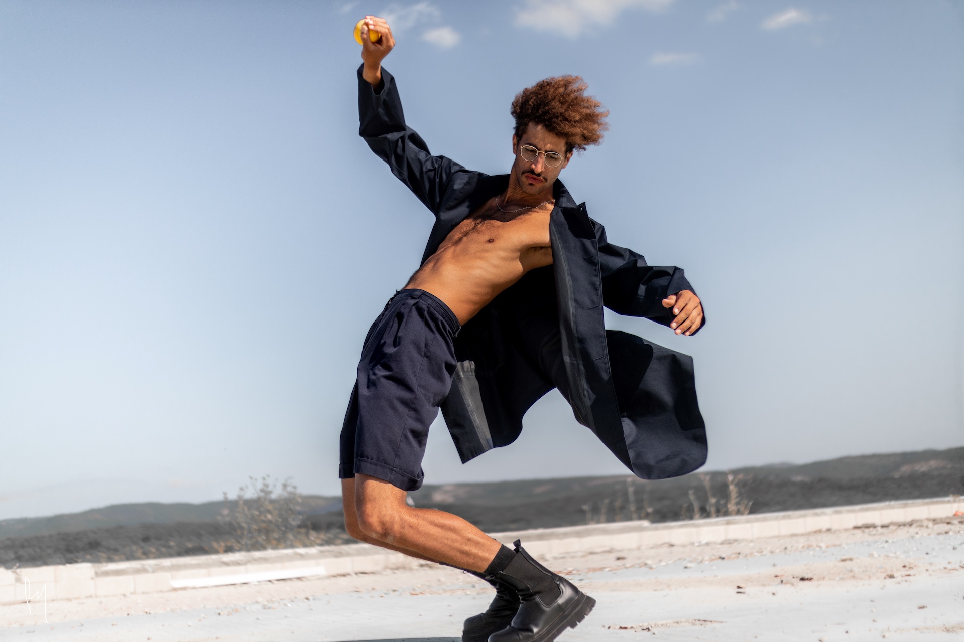 A fond de balles Ricardo S . Mendes jongleur spectacle cirque marseille