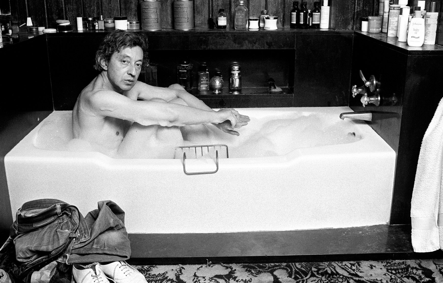 Serge Gainsbourg La toilette Rue de Verneuil Paris septembre 1980 Xavier Martin