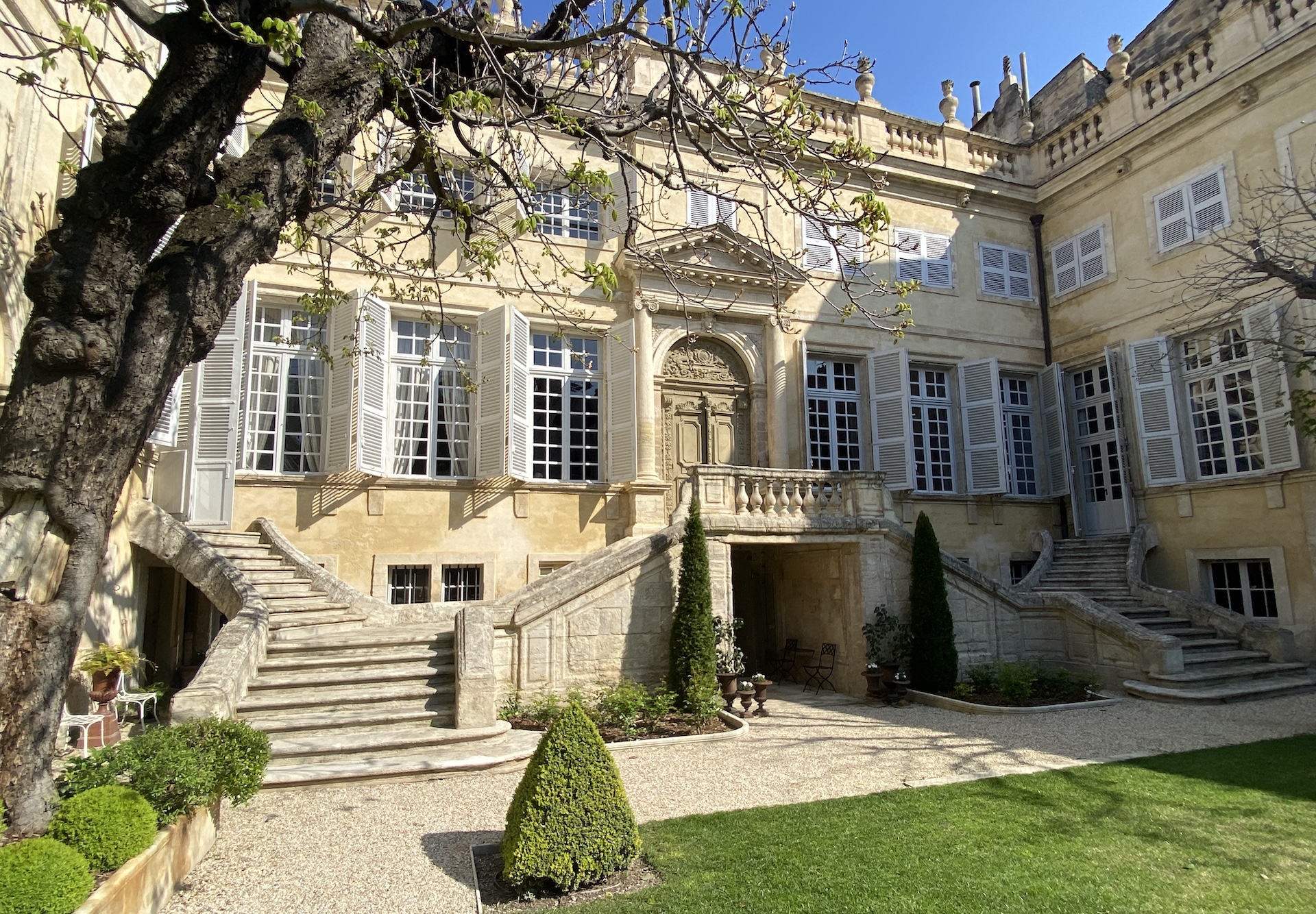 Hotel Galeans des issarts Avignon facade