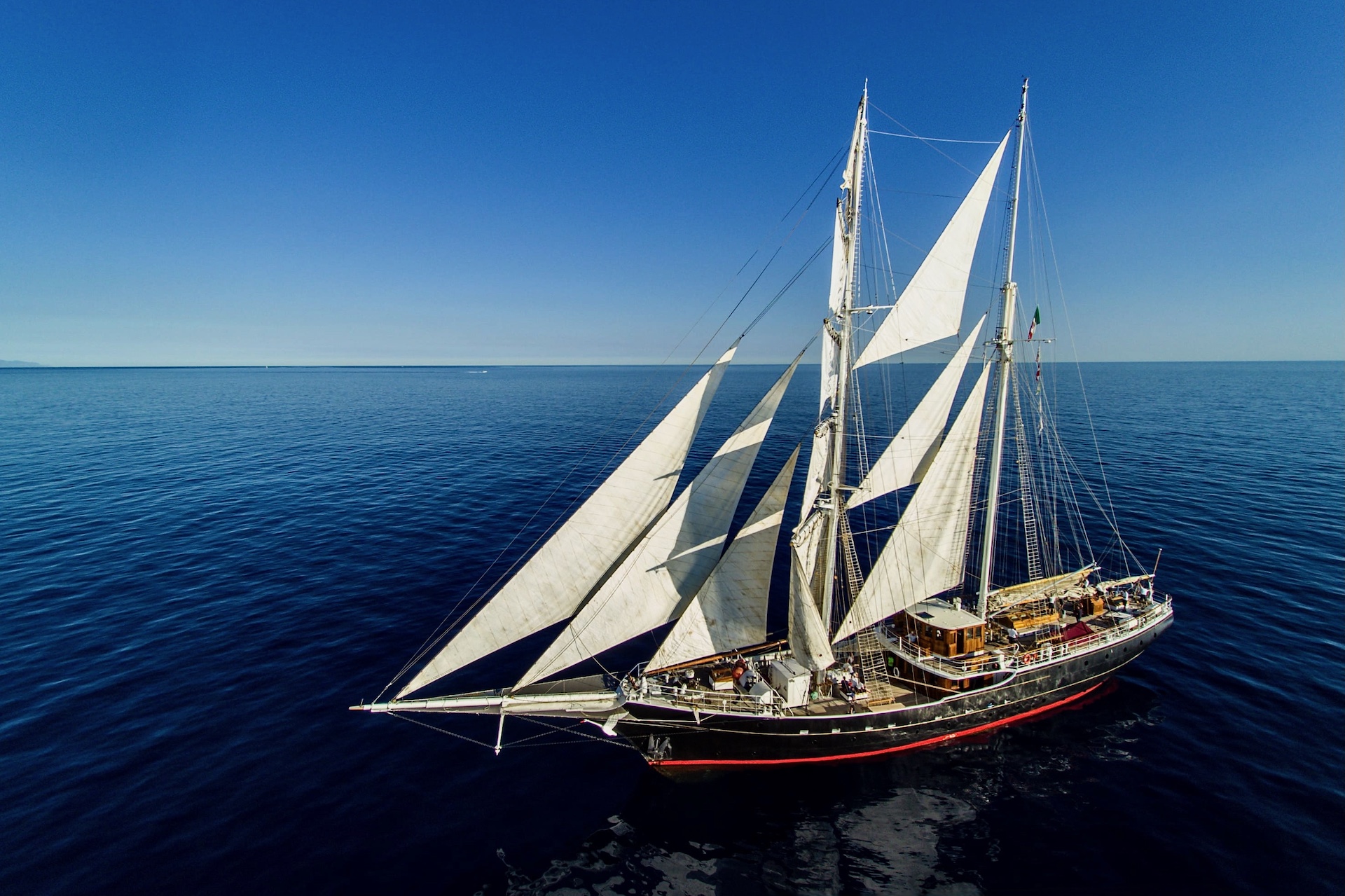Photo voilier en mer : Le Nave Italia, Escale à Sète 2026.