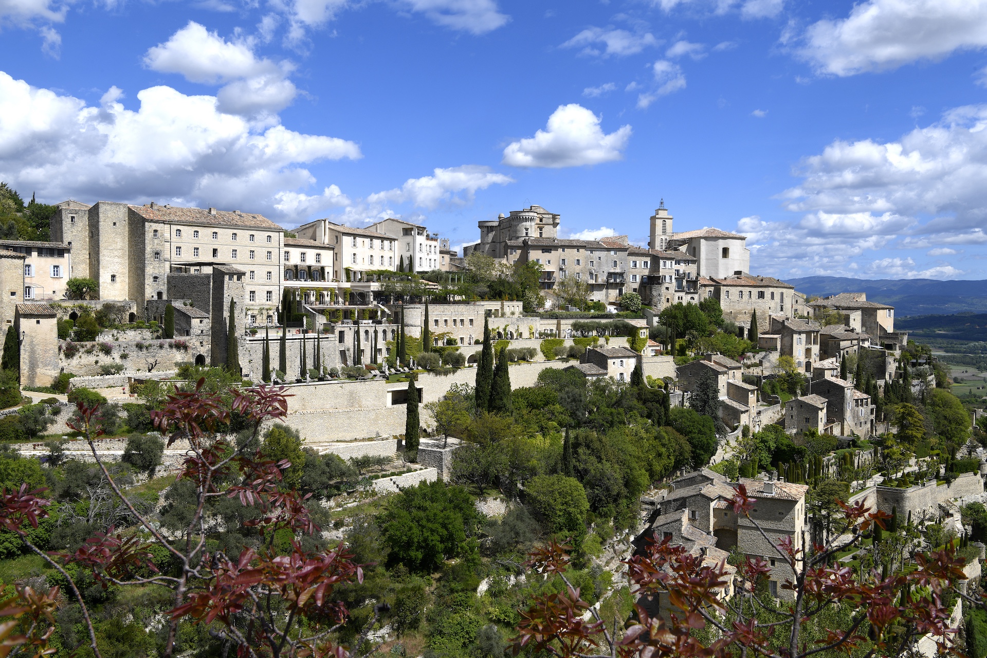 Lire à Gordes 2026,, salon du livre. Vue du village