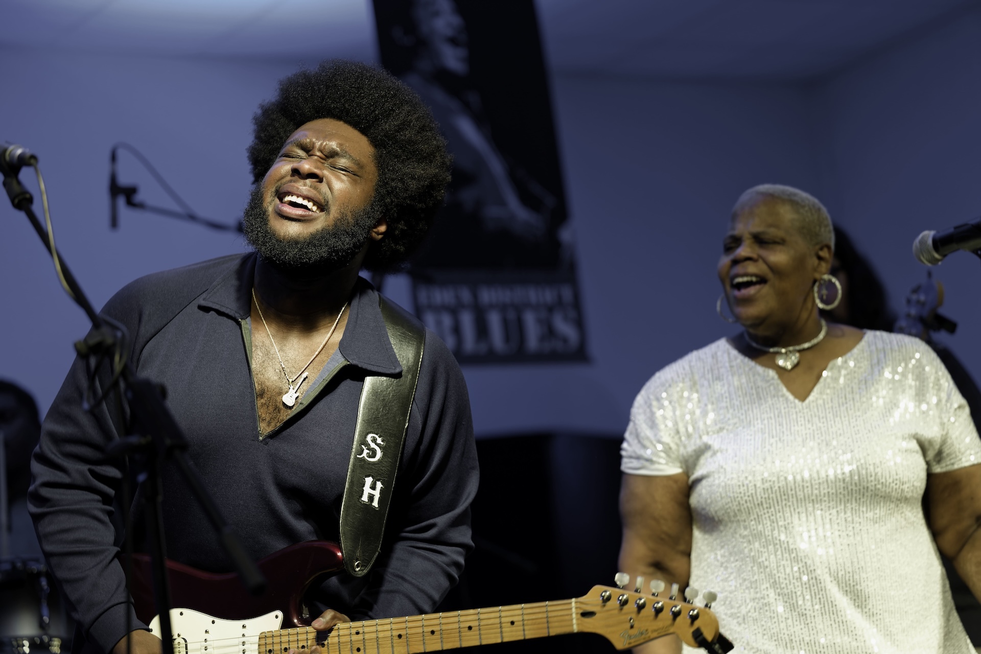 Stephen Hull et Sheryl Youngblood, guitariste et chanteuse-batteuse du Chicago Summer Tour, concert blues à L'Isle-sur-la-Sorgue, juillet 2026