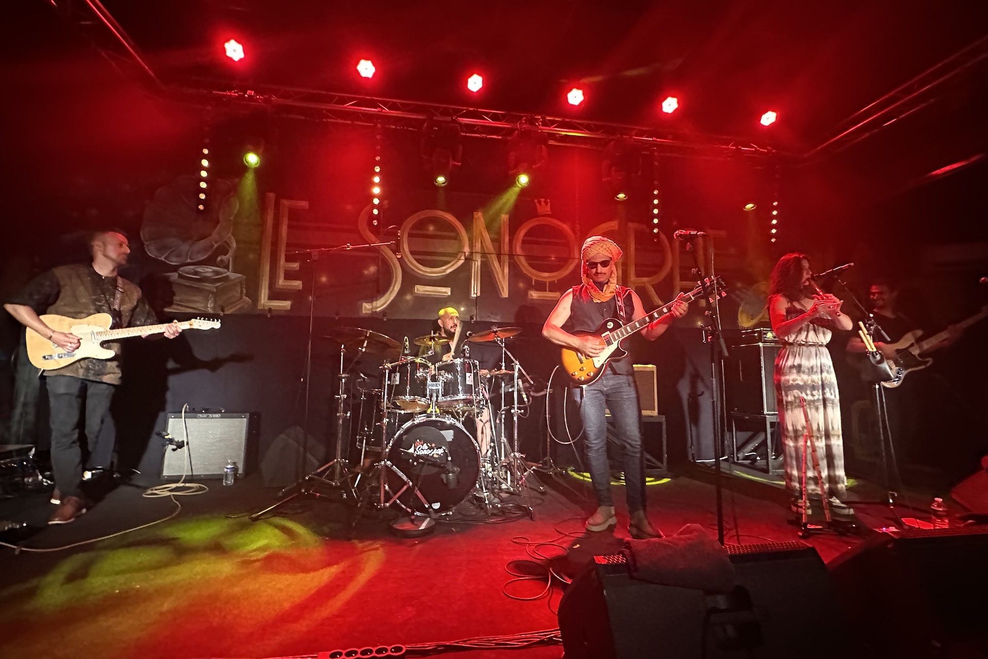 le guitariste Fethi Trab, rock berbere en concert