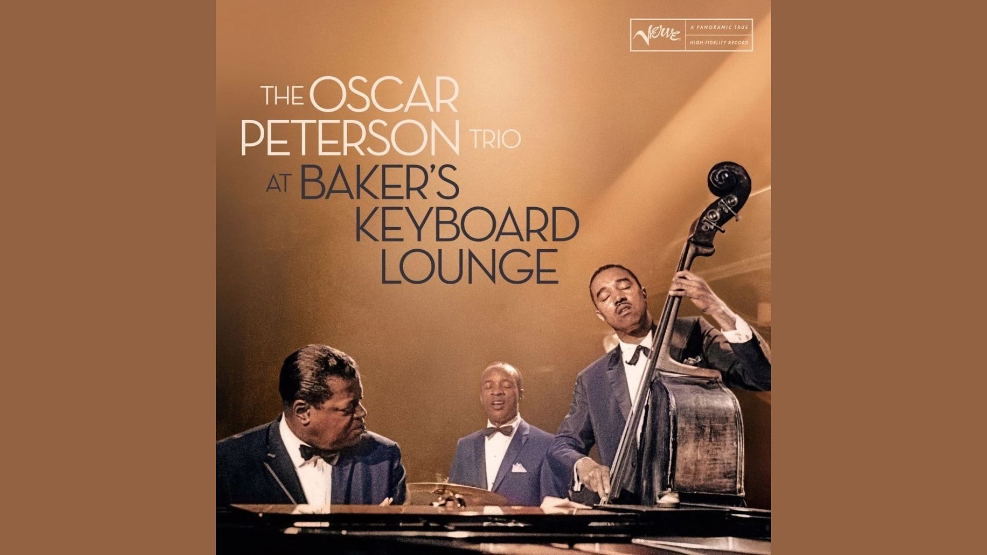 Oscar Peterson au piano, pianiste canadien légendaire du jazz, à l'occasion de la sortie de l'inédit At Baker's Keyboard Lounge