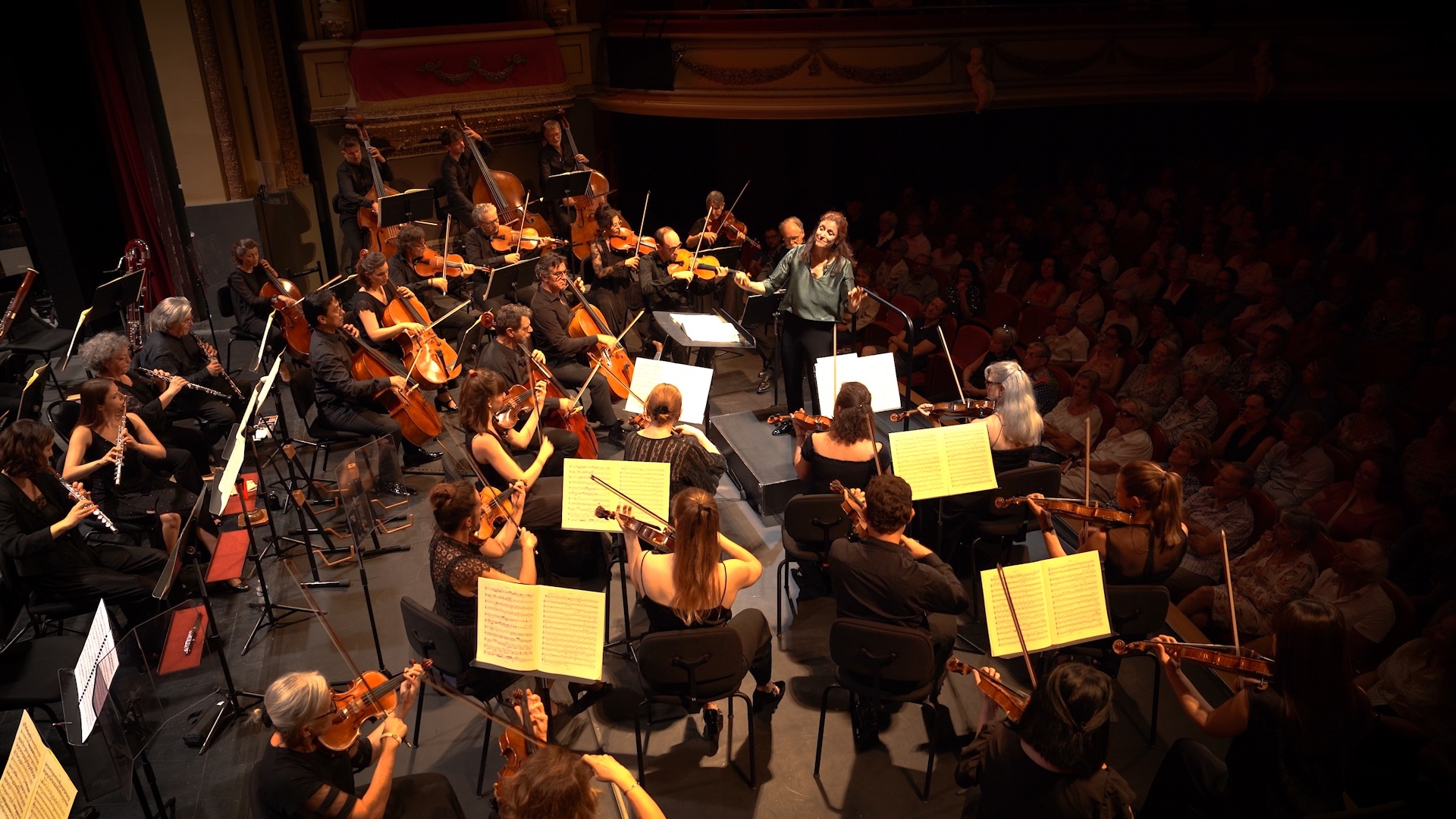 Débora Waldman dirige la 9e Symphonie de Beethoven, dernier concert à la tête de l'Orchestre national Avignon-Provence, juin 2026