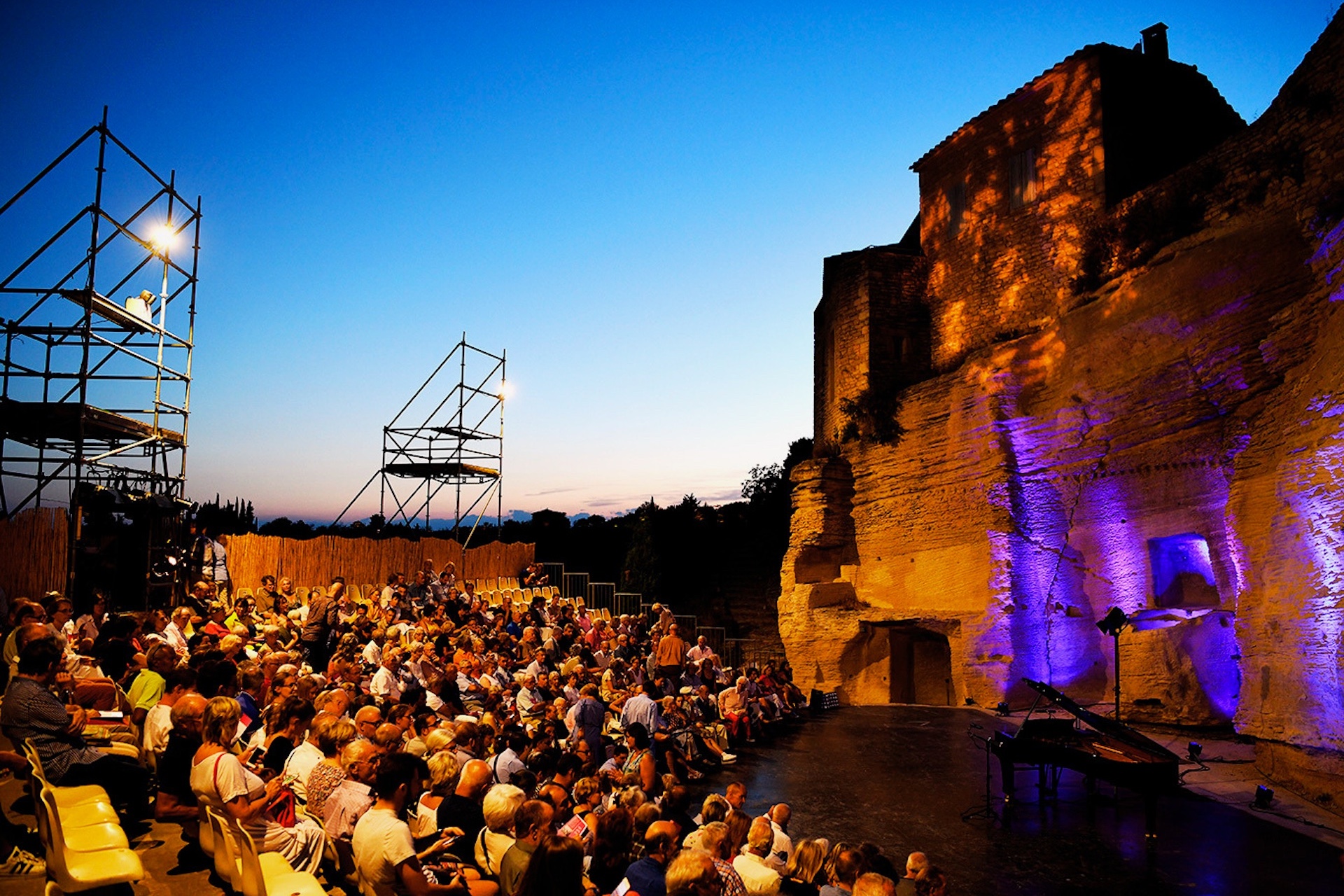 Festival de gordes programme 2026 concerts soirées d'été aux terrases
