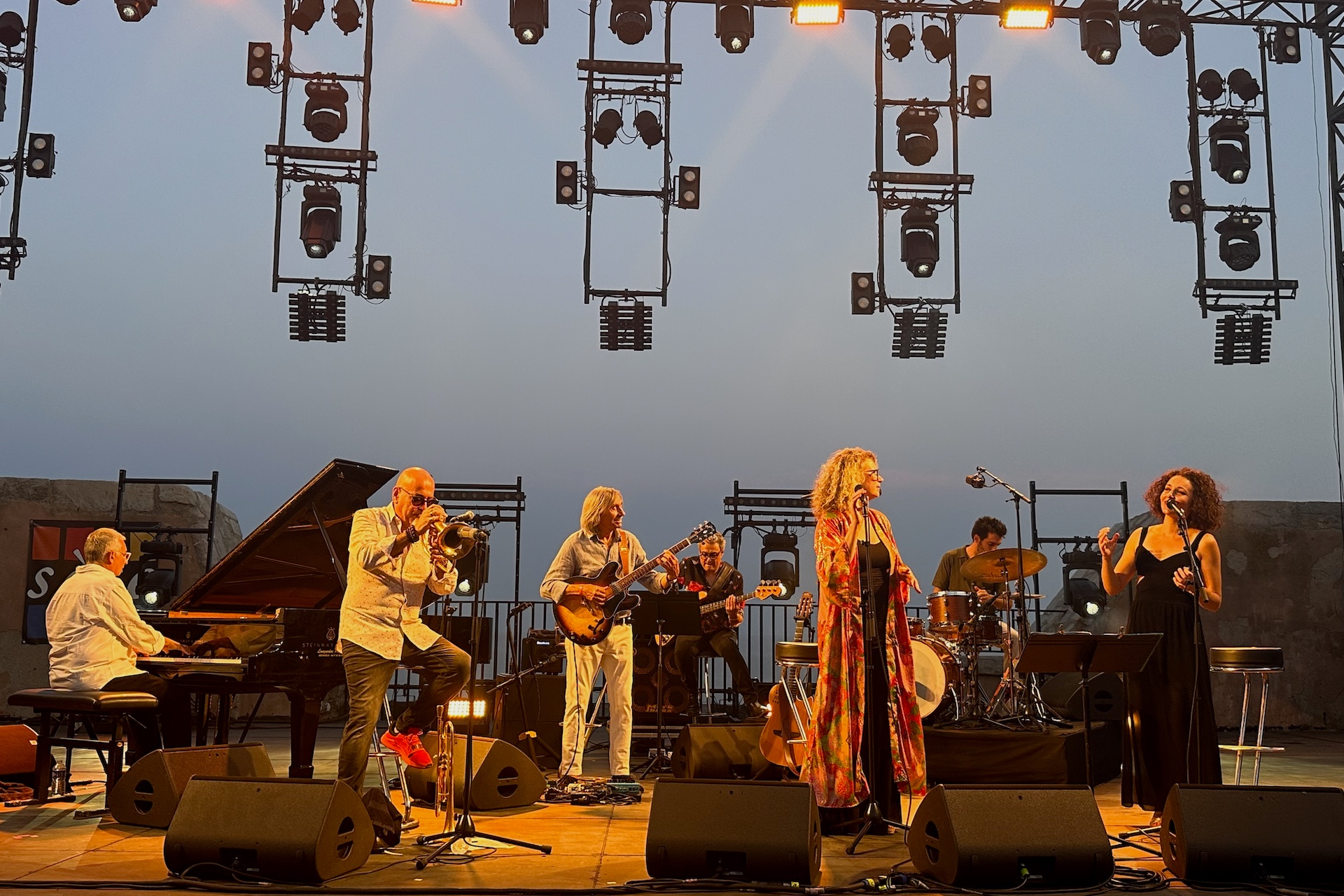 Louis Martinez et ses musiciens sur scène, Influences Vol. 2, Théâtre de la Mer, Sète, 2026