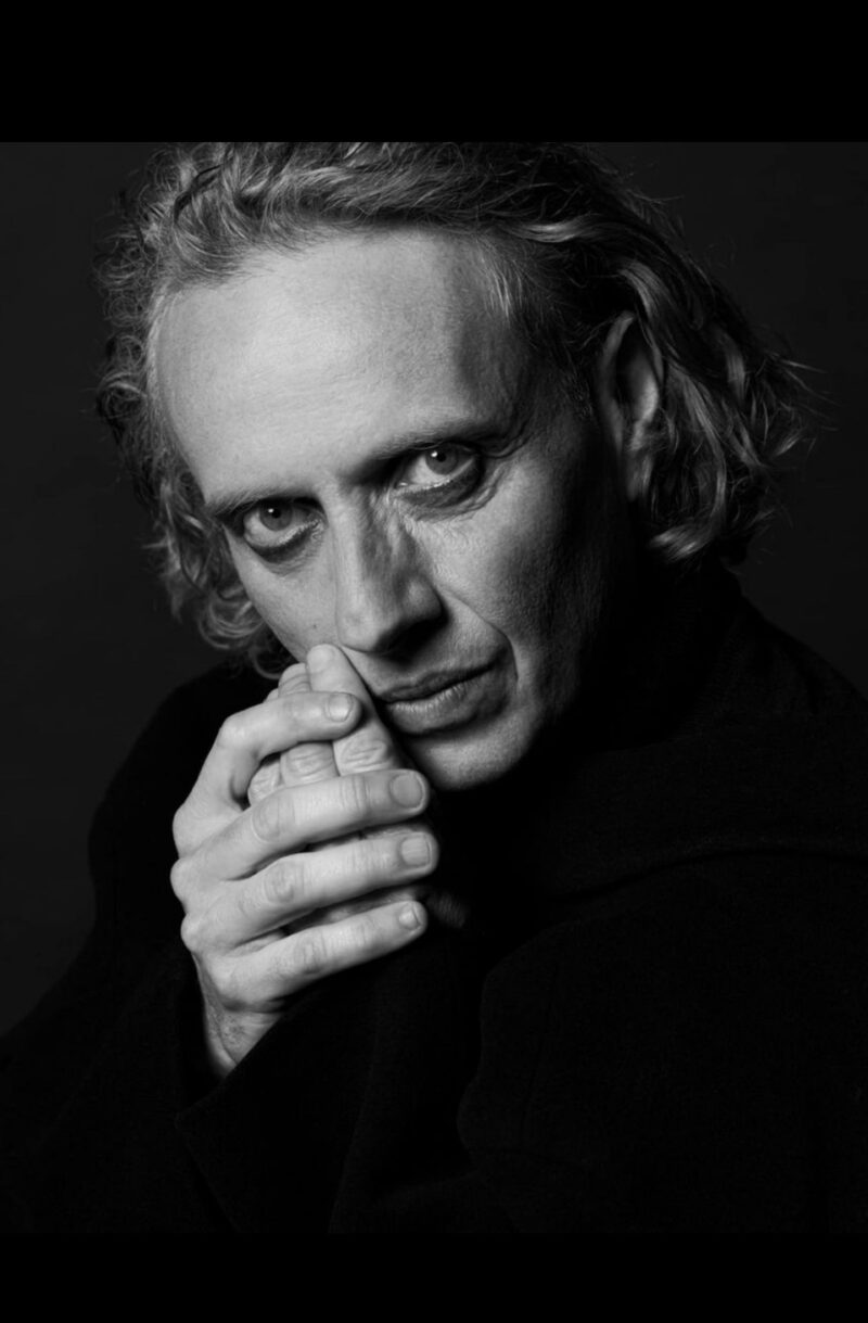 Portrait de William Mesguich, metteur en scène et comédien, Festival d'Avignon 2026