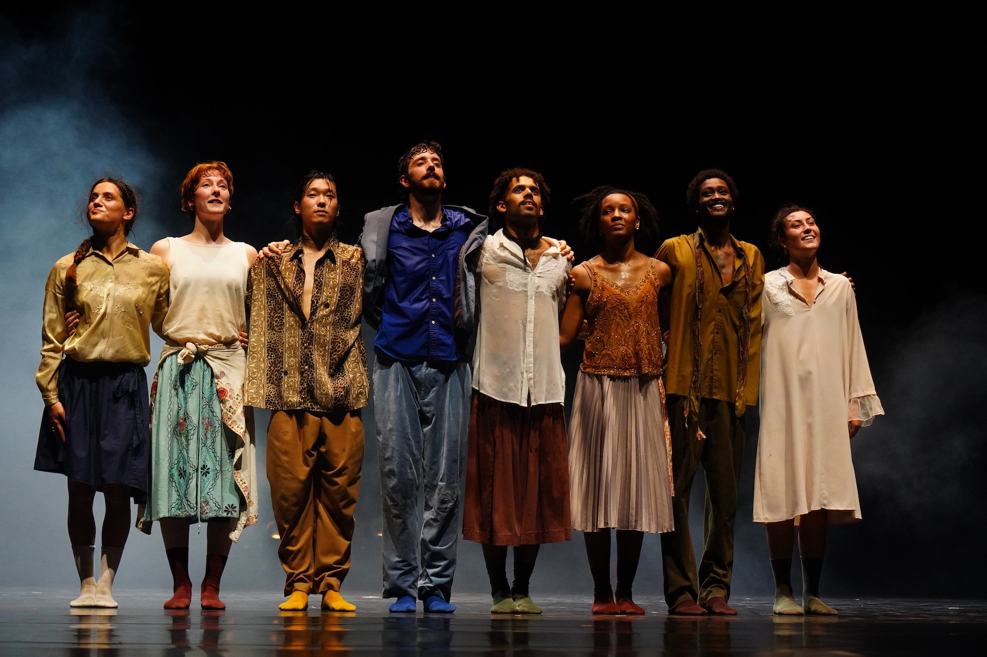 Shechter II – Salut final des huit danseurs d'In the Brain – Théâtre antique de Vaison-la-Romaine – 2026