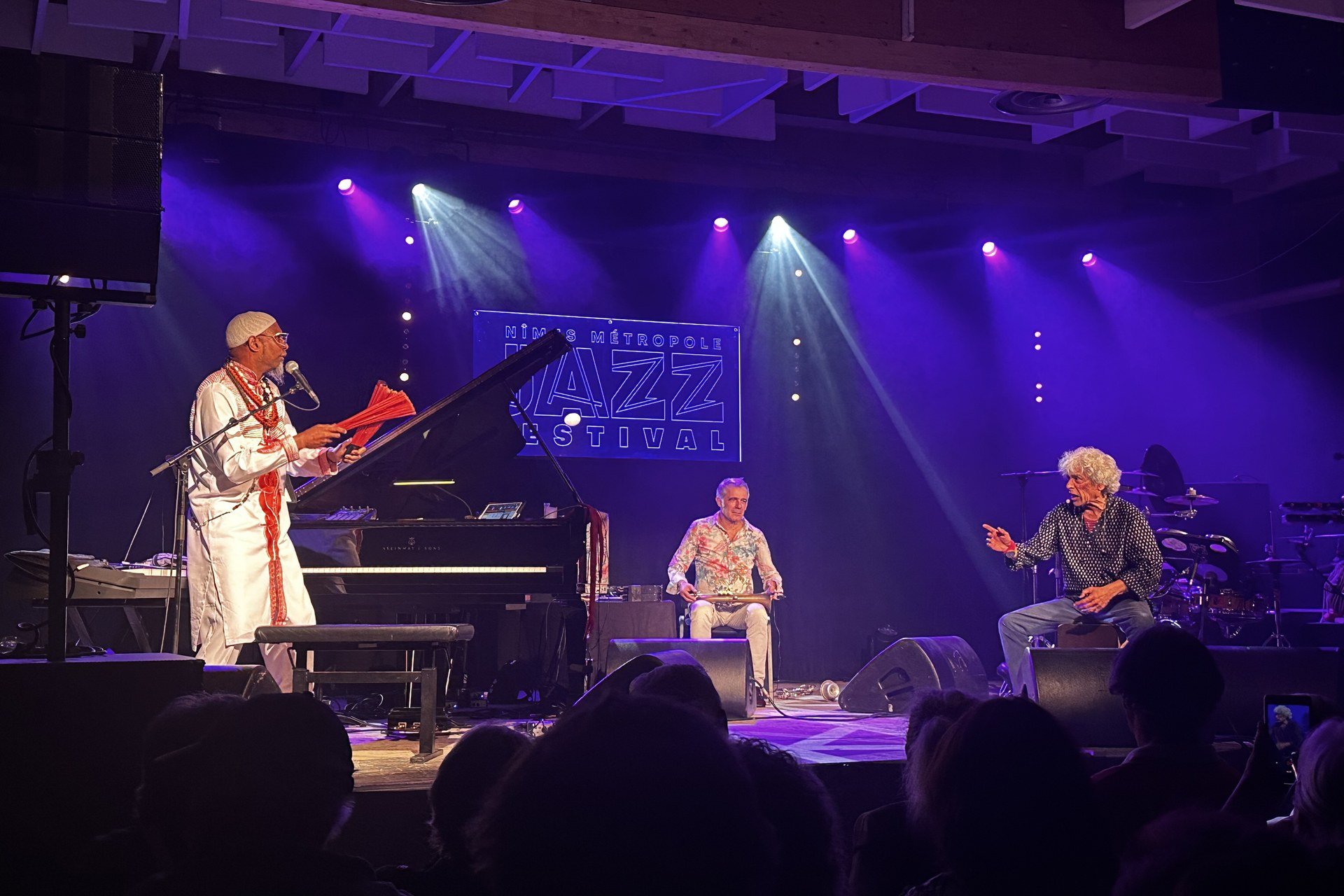 Trio Fresu, Sosa, Gurtu sur la scène du Nîmes Métropole Jazz Festival, à Marguerittes
